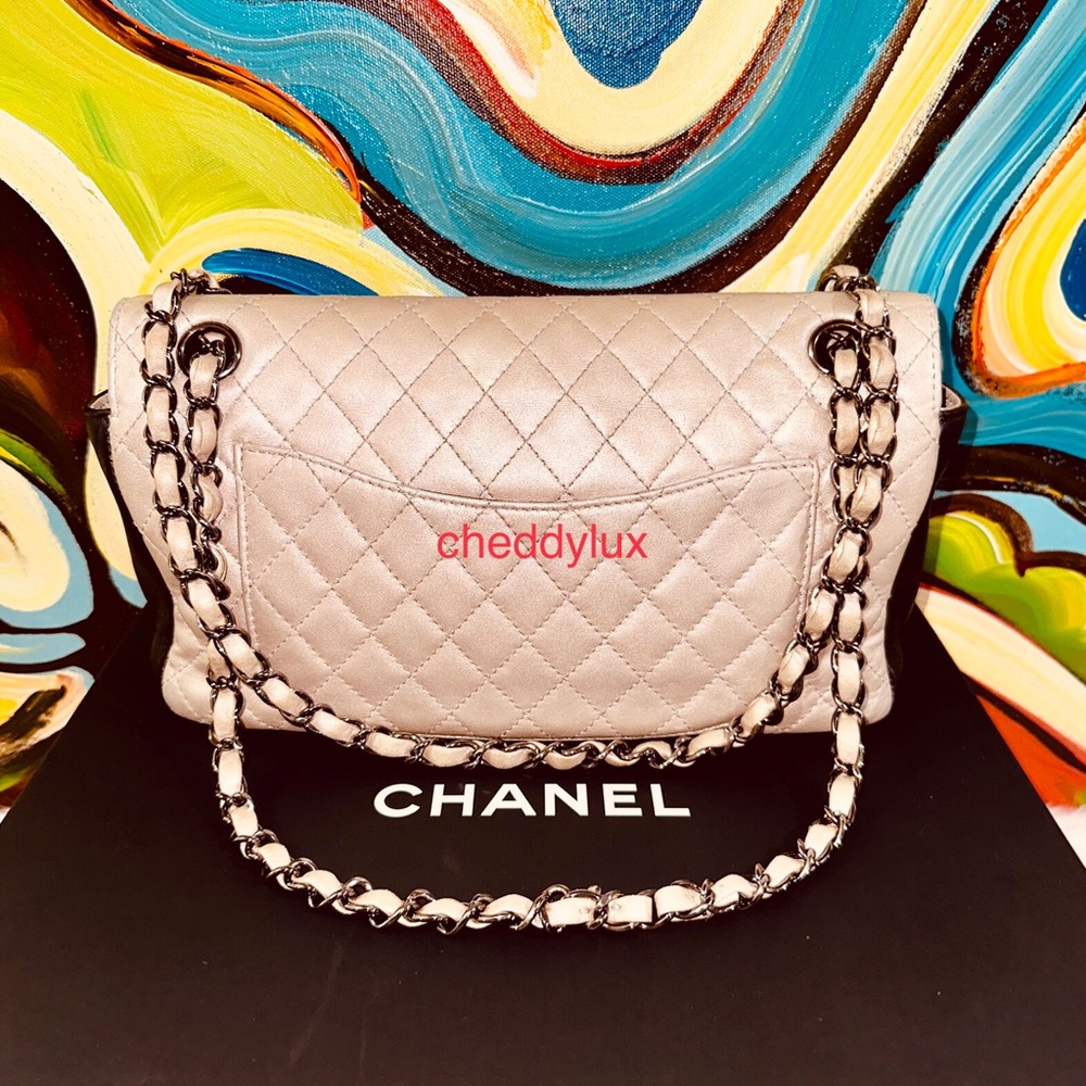 💃🏻♥️🥰Authentic Classic CHANEL Double Flap Rare Bicolor Medium Lambskin Bag - Picture 3 of 16